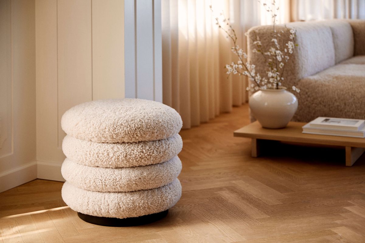 Matthew Stool Pearl