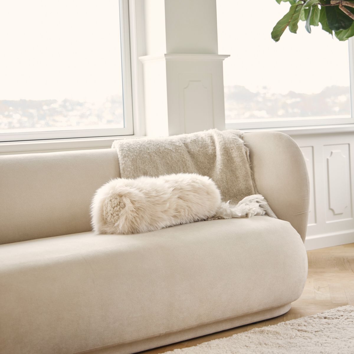 Sheepskin Bolster Cushion | D20xL52 cm Black/Black