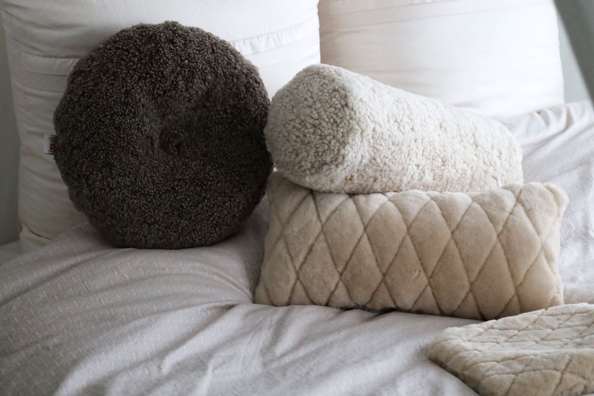 Bolster Cushion | Short Wool Sheepskin | D20xL52 cm Anthracite
