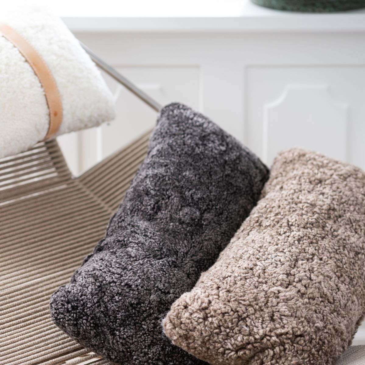 Short Wool Sheepskin Cushion | Doublesided | SW | 30x60 cm Anthracite