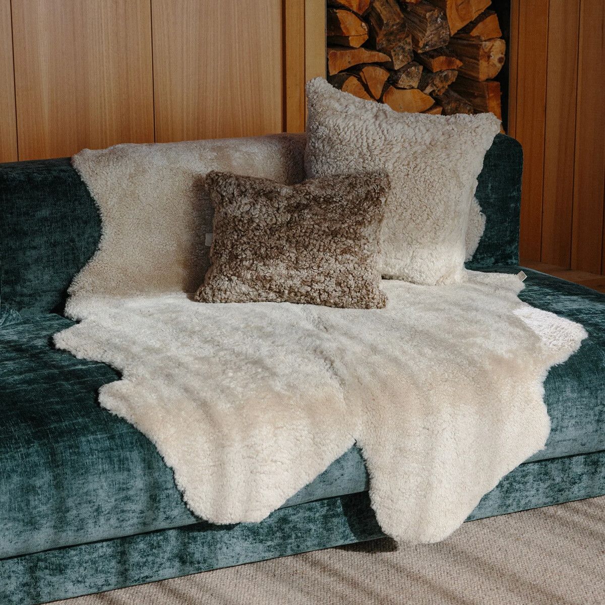 Quadruple Sheepskin Rug | New Zealand | Short Wool Curly | 170x110 cm Pearl