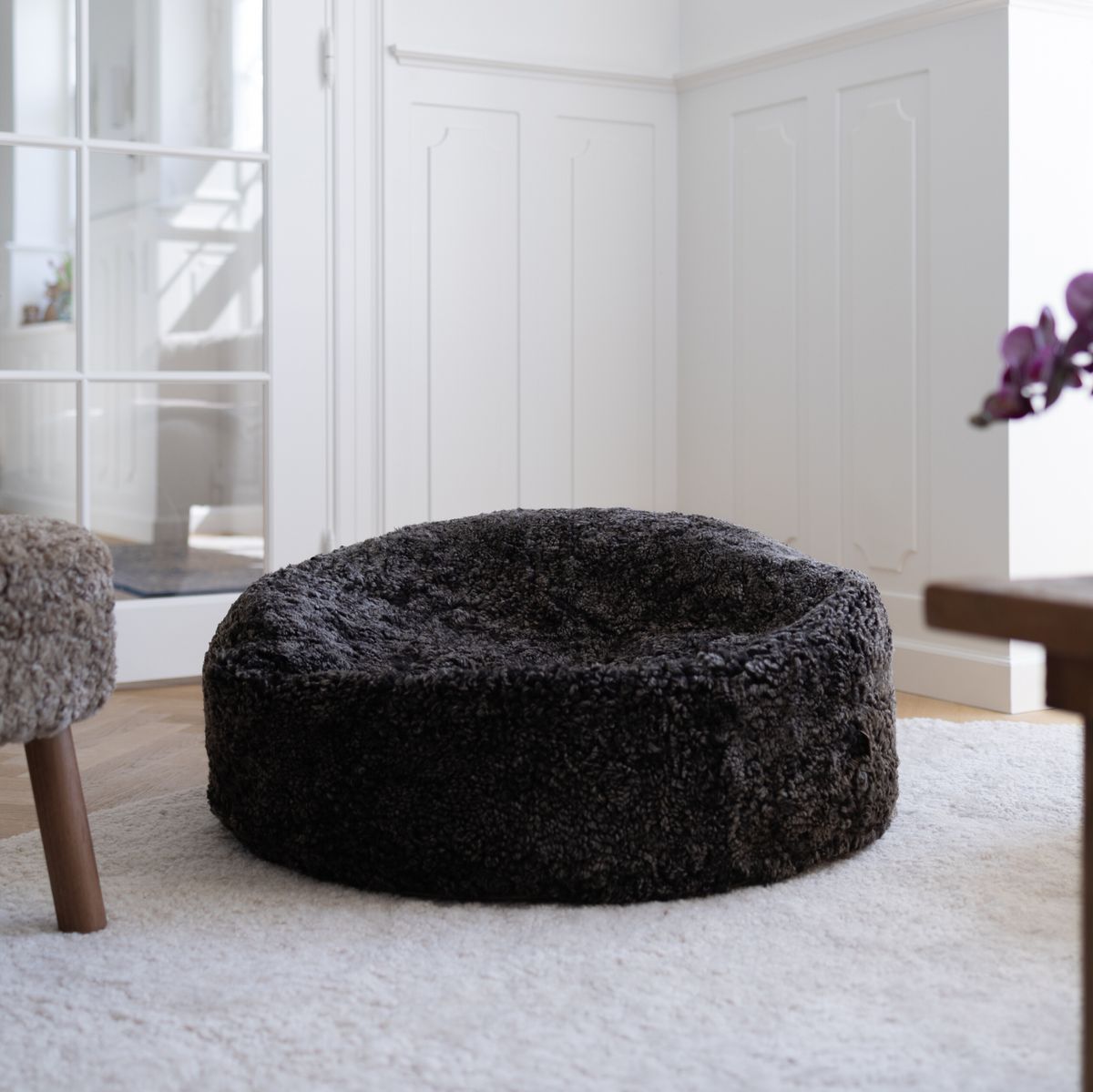Round Sheepskin Bean Bag | Short Wool | Ø75 cm Anthracite