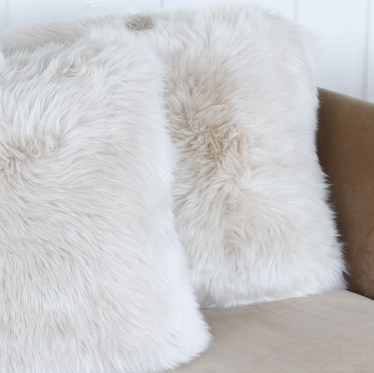 Long-Wool Sheepskin Cushion | LW | Leather backing | 50x50 cm Ivory