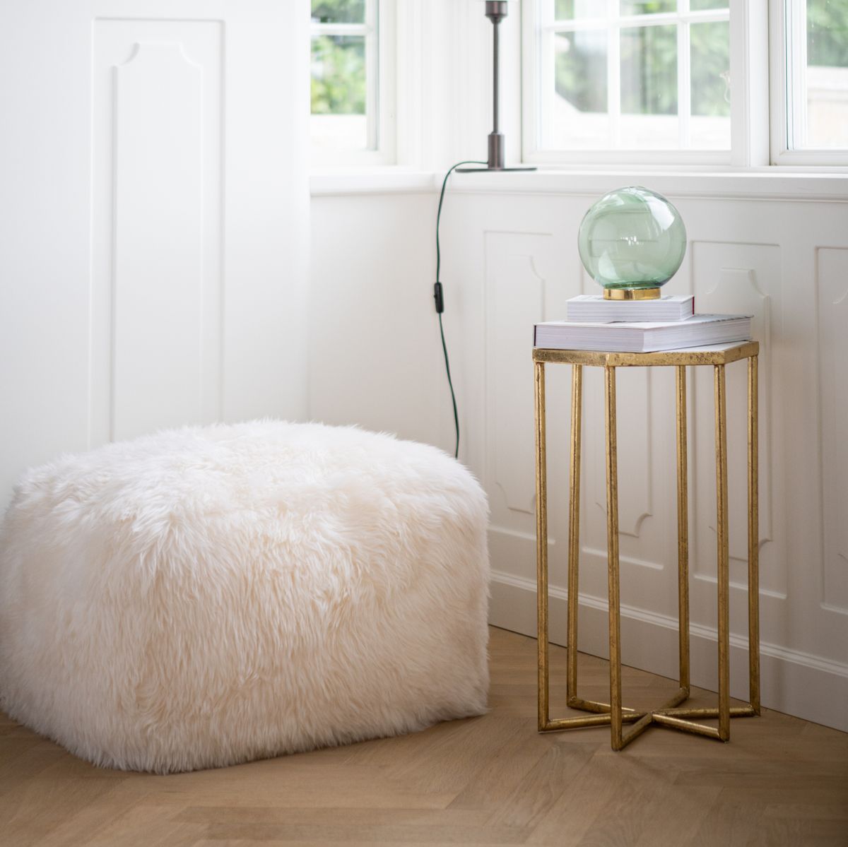 Long Wool Sheepskin Pouf Black