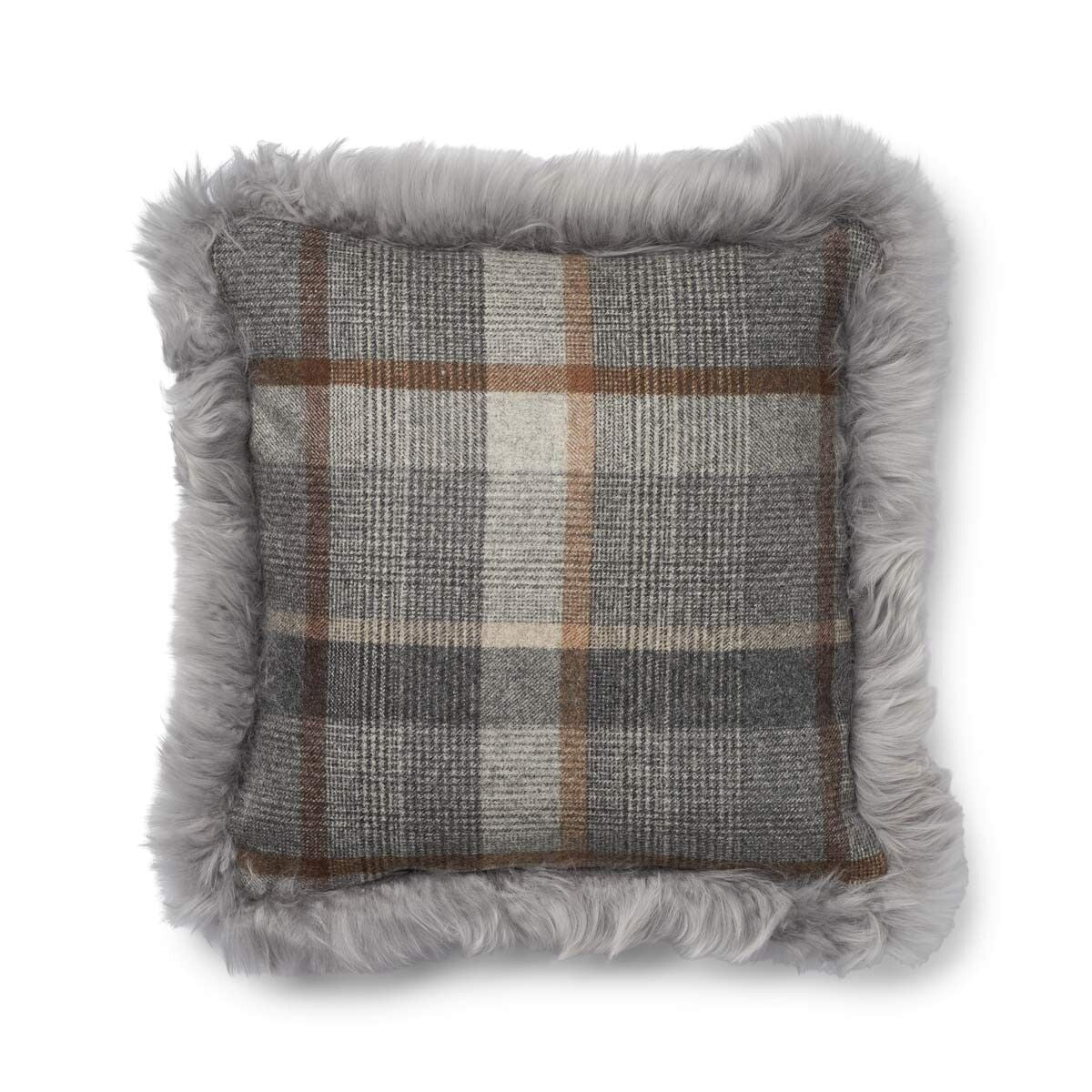 Wool Cushion | Doublesided | Long Wool trim | 52x52 cm