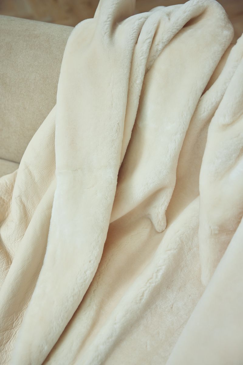 Angelina Throw | Doubleface Sheepskin | Short Wool Leather Brown/Ivory