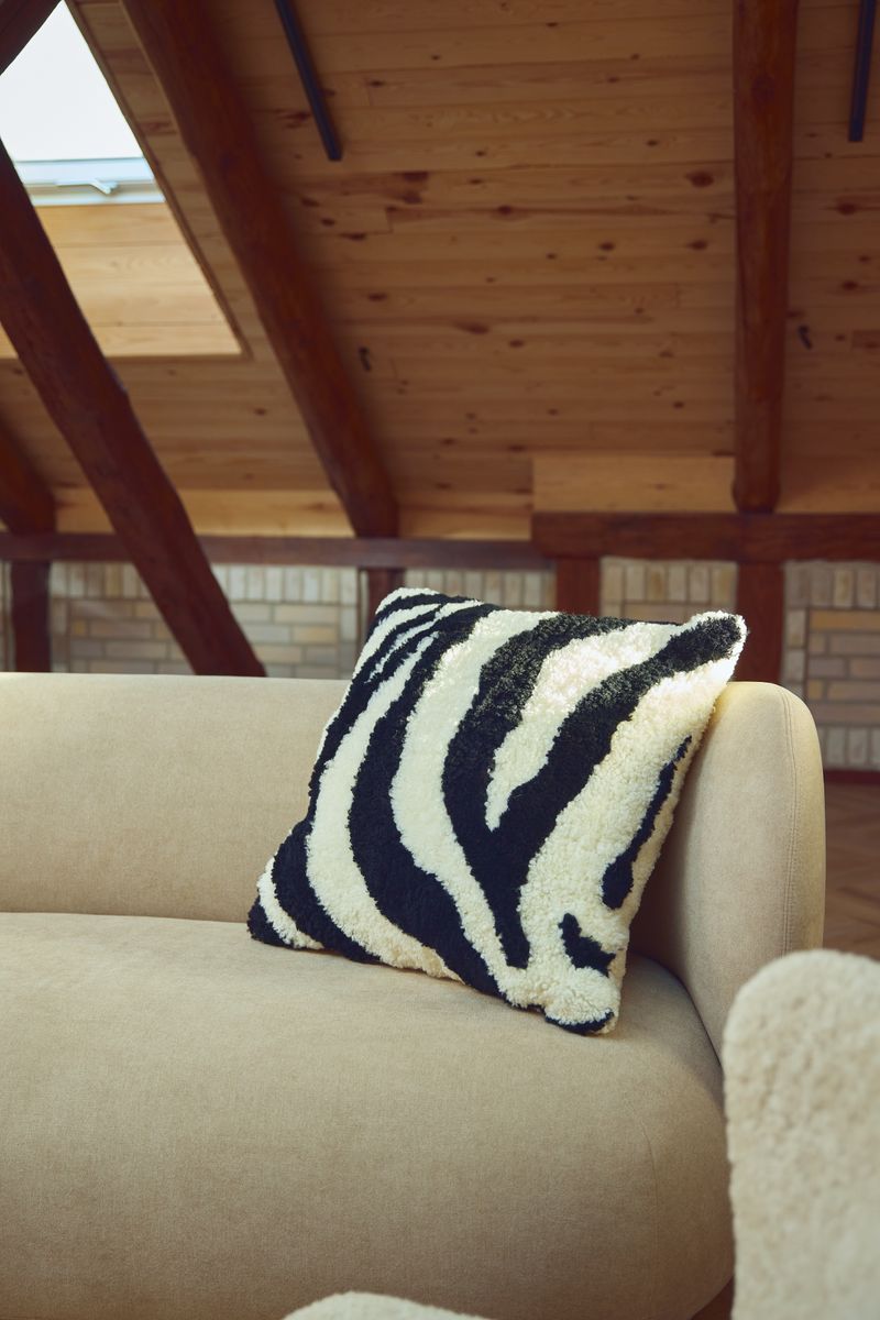 Zebra Cushion | Doublesided | 60x60 cm Black/Ivory