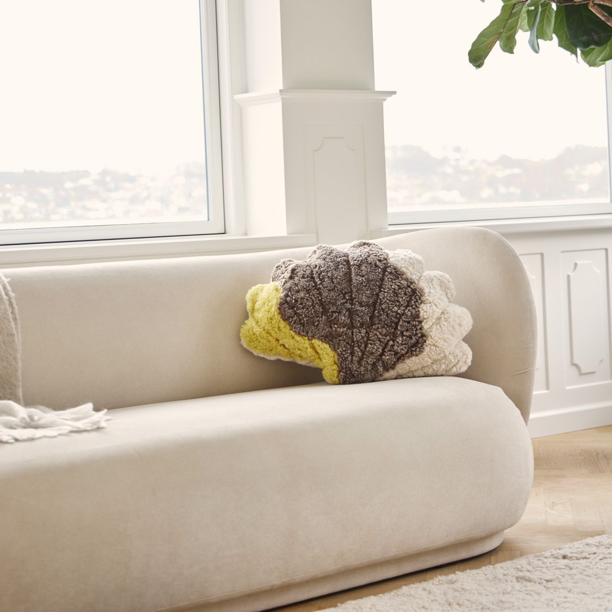 Short Wool Shell Cushion Pattern | Medium | 35x50 cm | 42x58 cm | 75x54 cm Yellow/Taupe/Pearl