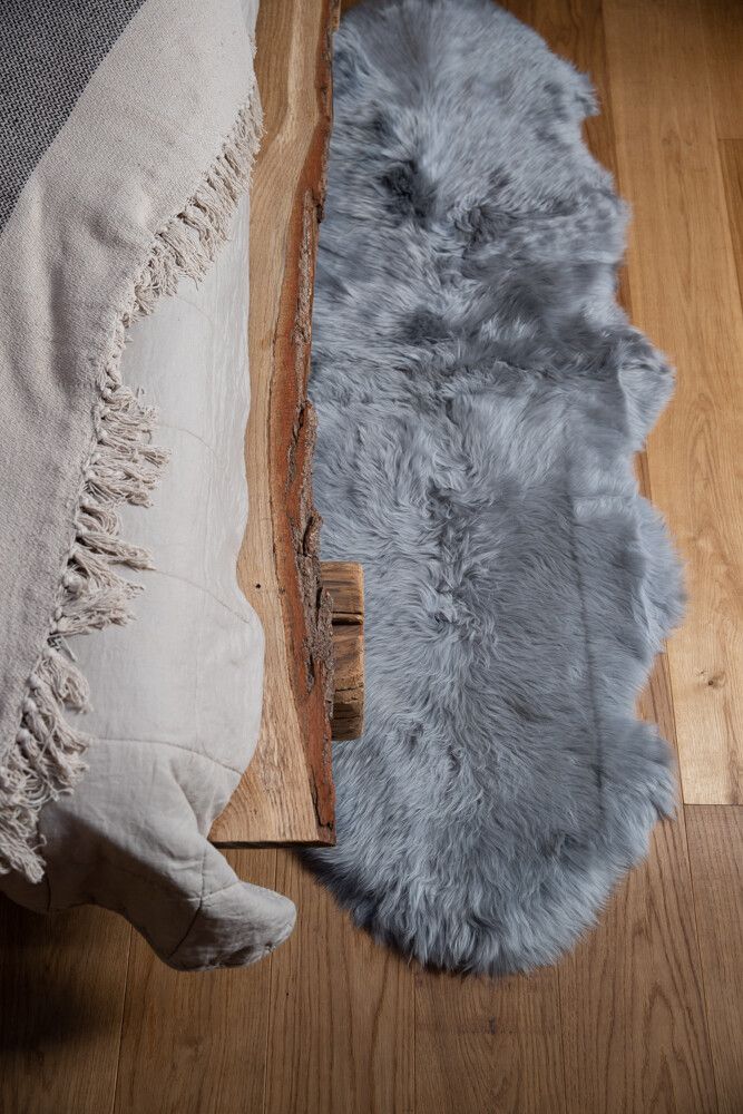 Sheepskin | Long Wool | New Zealand | 160x60 cm Light Grey