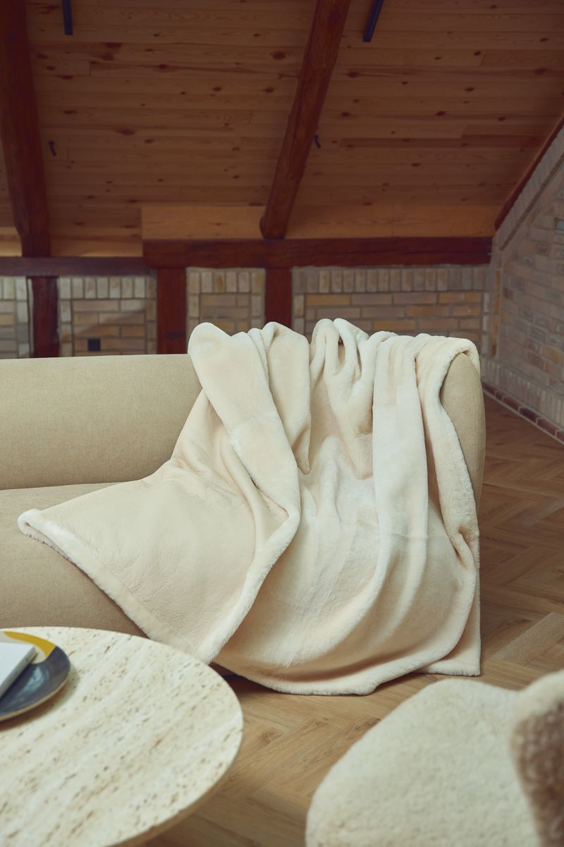 Angelina Throw | Doubleface Sheepskin | Short Wool Leather Brown/Ivory