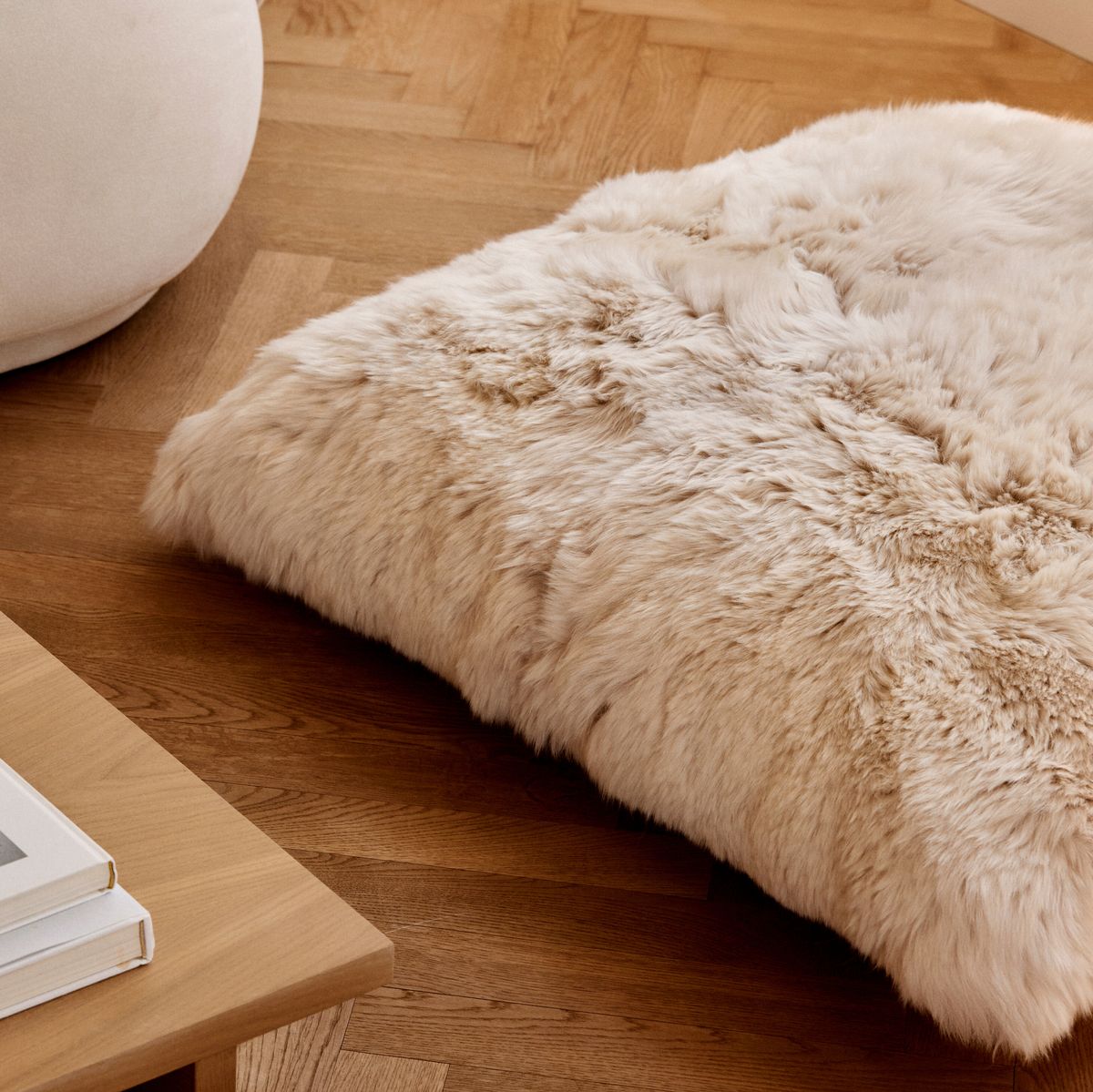 Maxi Float Cushion | Long Wool | 90x90 cm Black