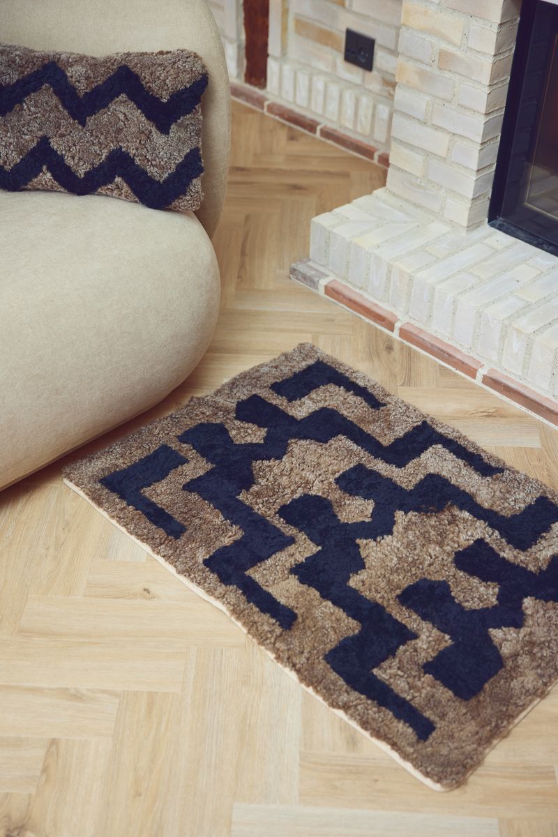 Short Wool Curly Sheepskin Design Rug | 70x100 cm