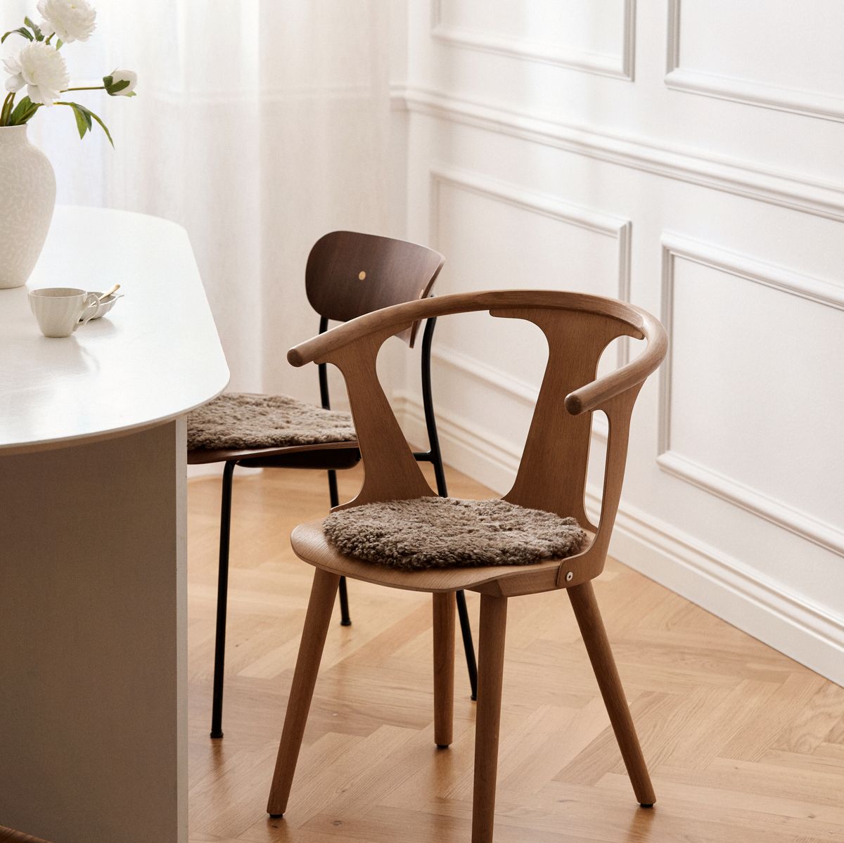 Premium Short Wool Curly Sheepskin Seat Cover | Ø38 cm Anthracite