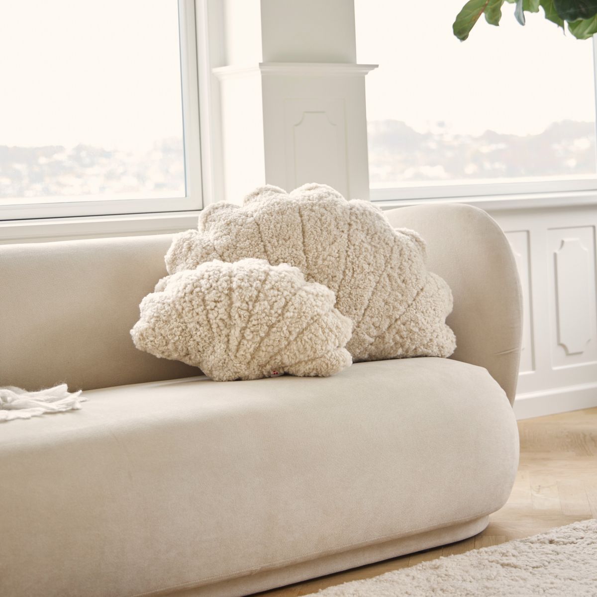 Short Wool Shell Cushion | Small | Medium | Large Anthracite
