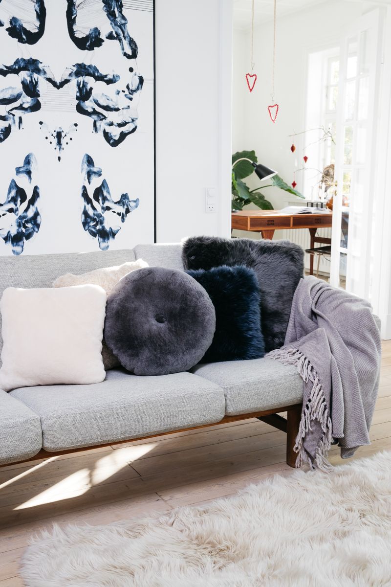 Long-Wool Sheepskin Cushion | 35x35 cm Navy