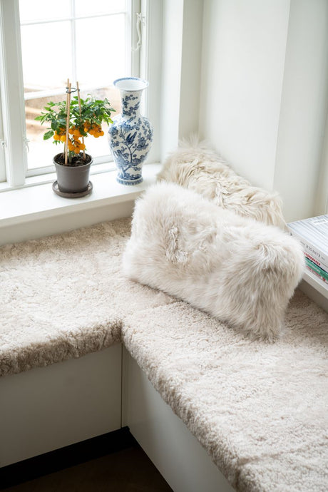 Long-Wool Sheepskin Cushion | Doublesided | New Zealand | 25x50 cm Coral Lantana