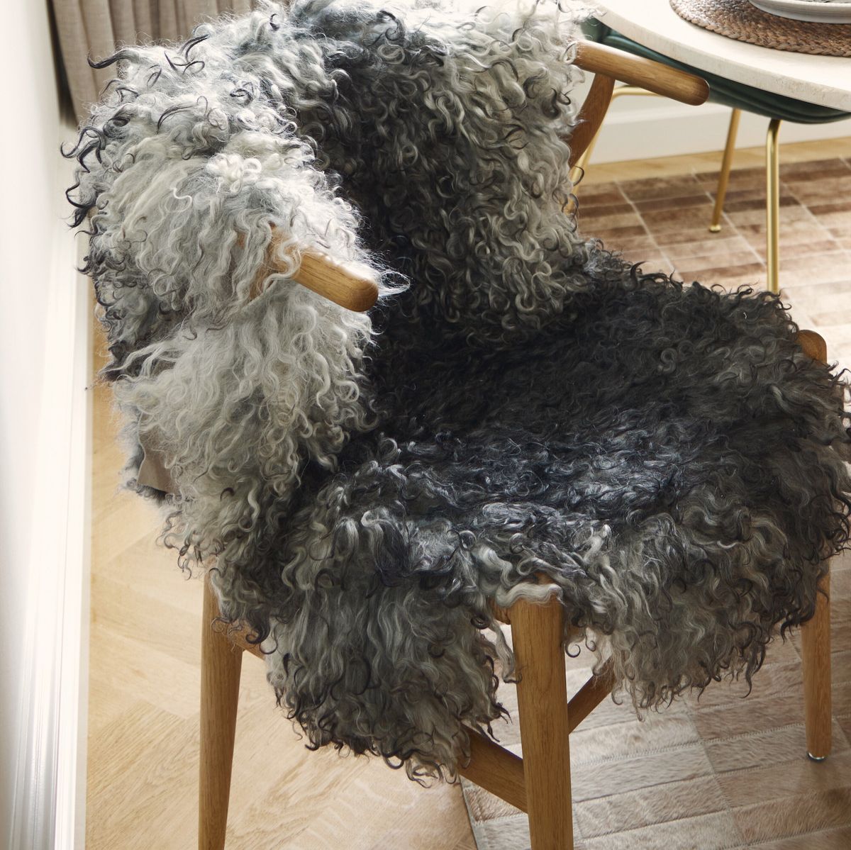 Gotlandic Sheepskin | Long Curly Wool | 90-100 cm Natural Grey