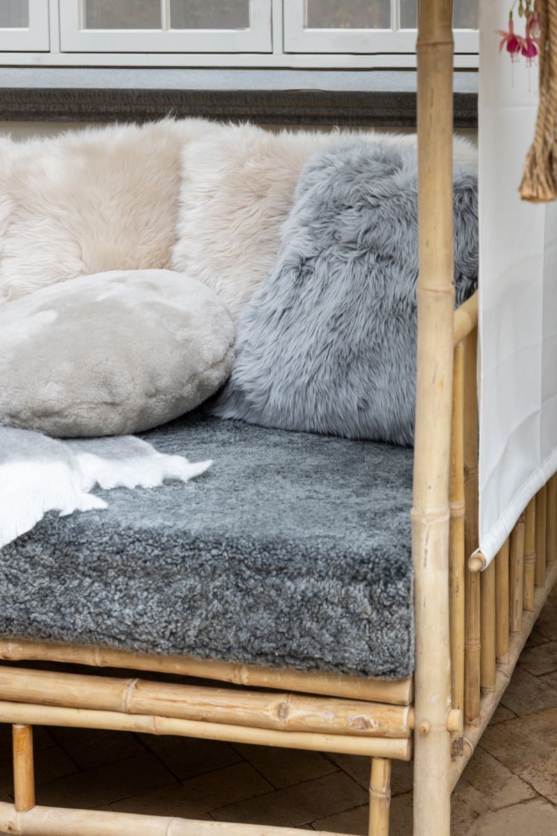 Long-Wool Sheepskin Cushion | 35x35 cm Light Grey