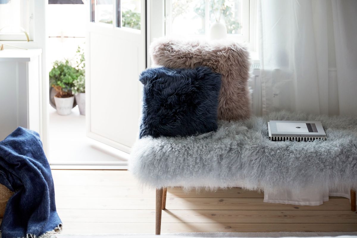 Long-Wool Sheepskin Cushion | 35x35 cm Navy