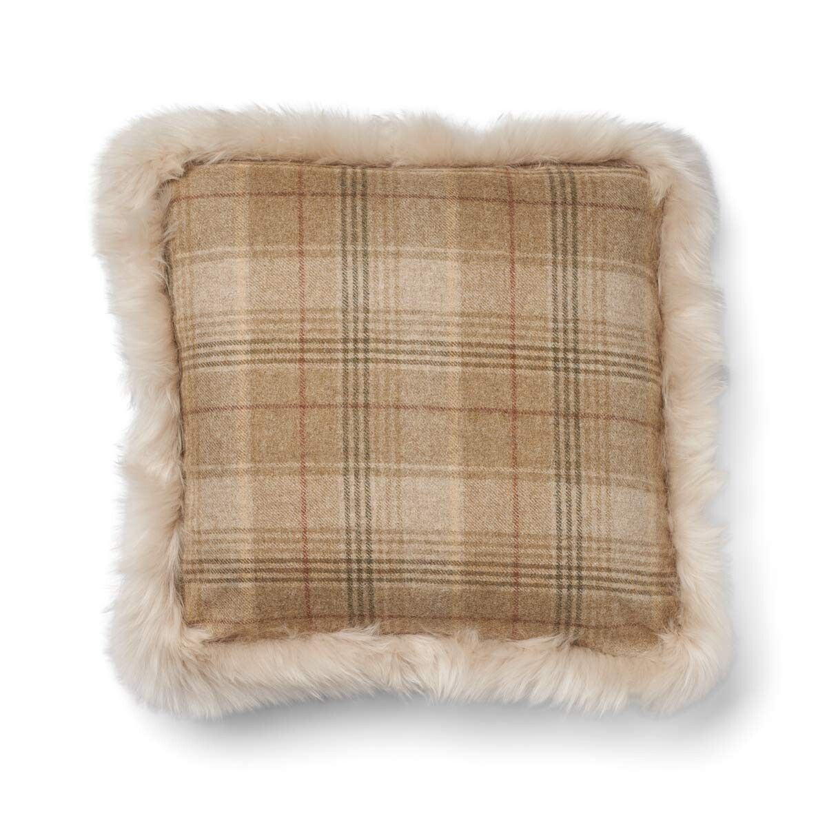 Wool Cushion | Doublesided | Long Wool trim | 52x52 cm | 34x52 cm Sand-Beige/Linen