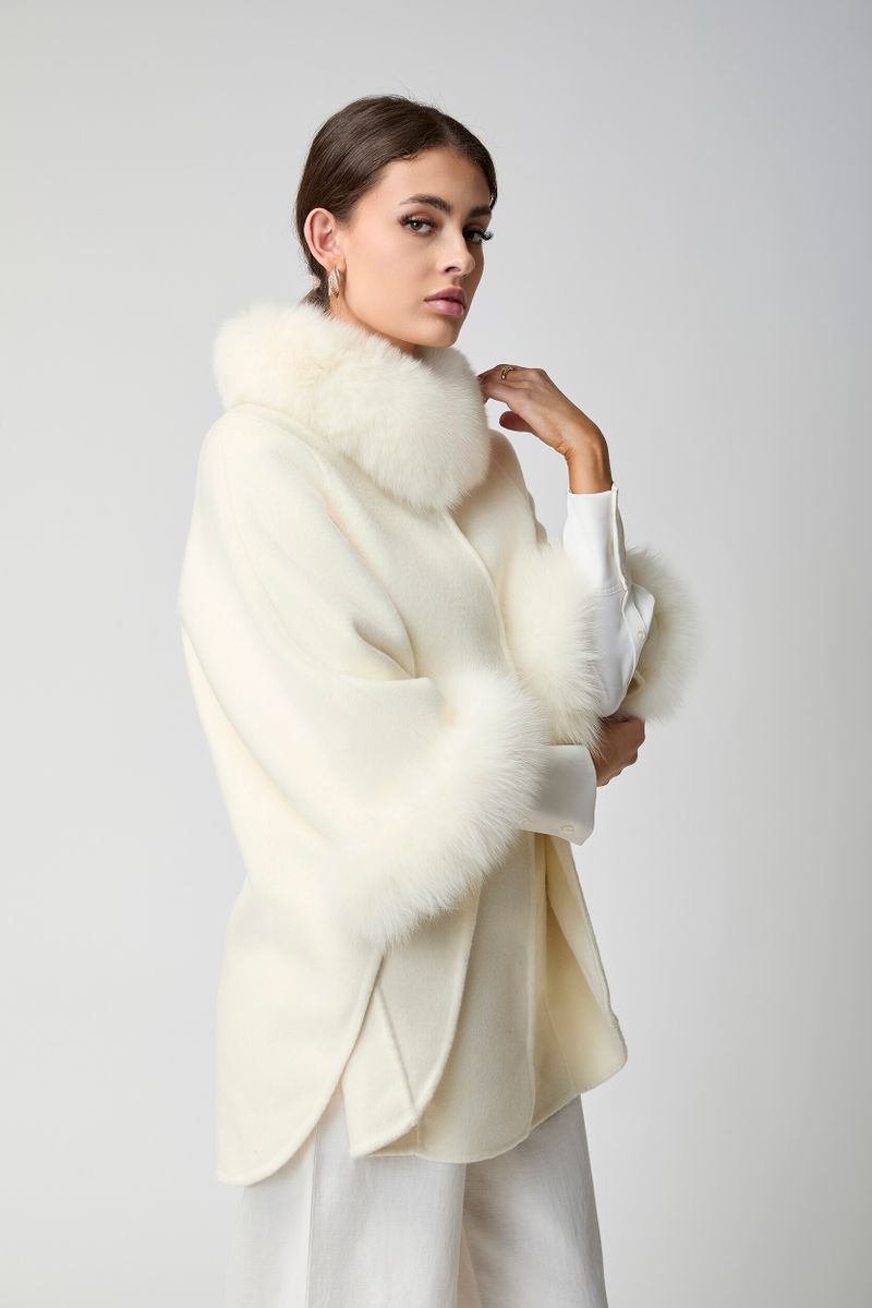 Lorraine Poncho Beige