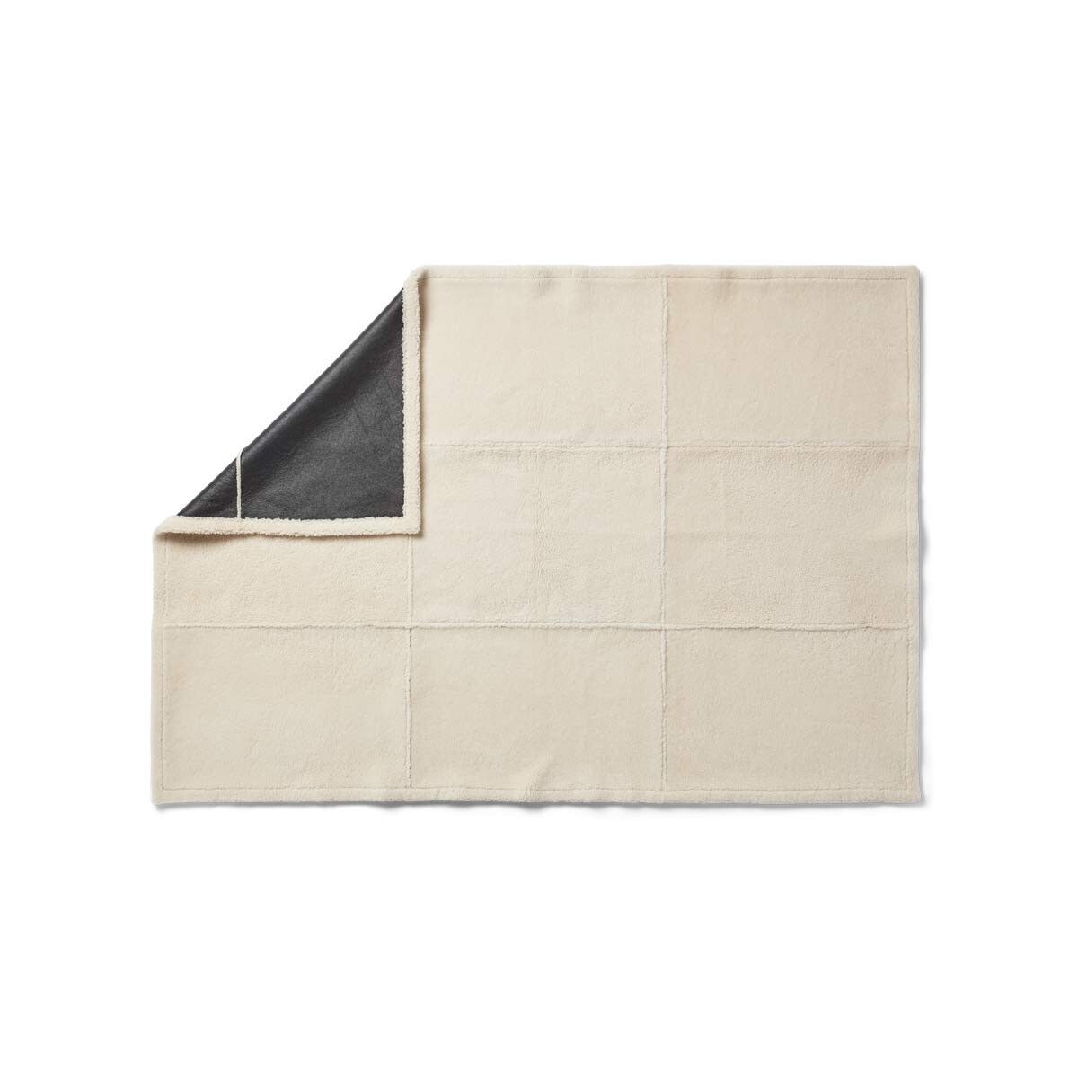 Addison Throw | Double Face Sheepskin | Short Wool Black/White