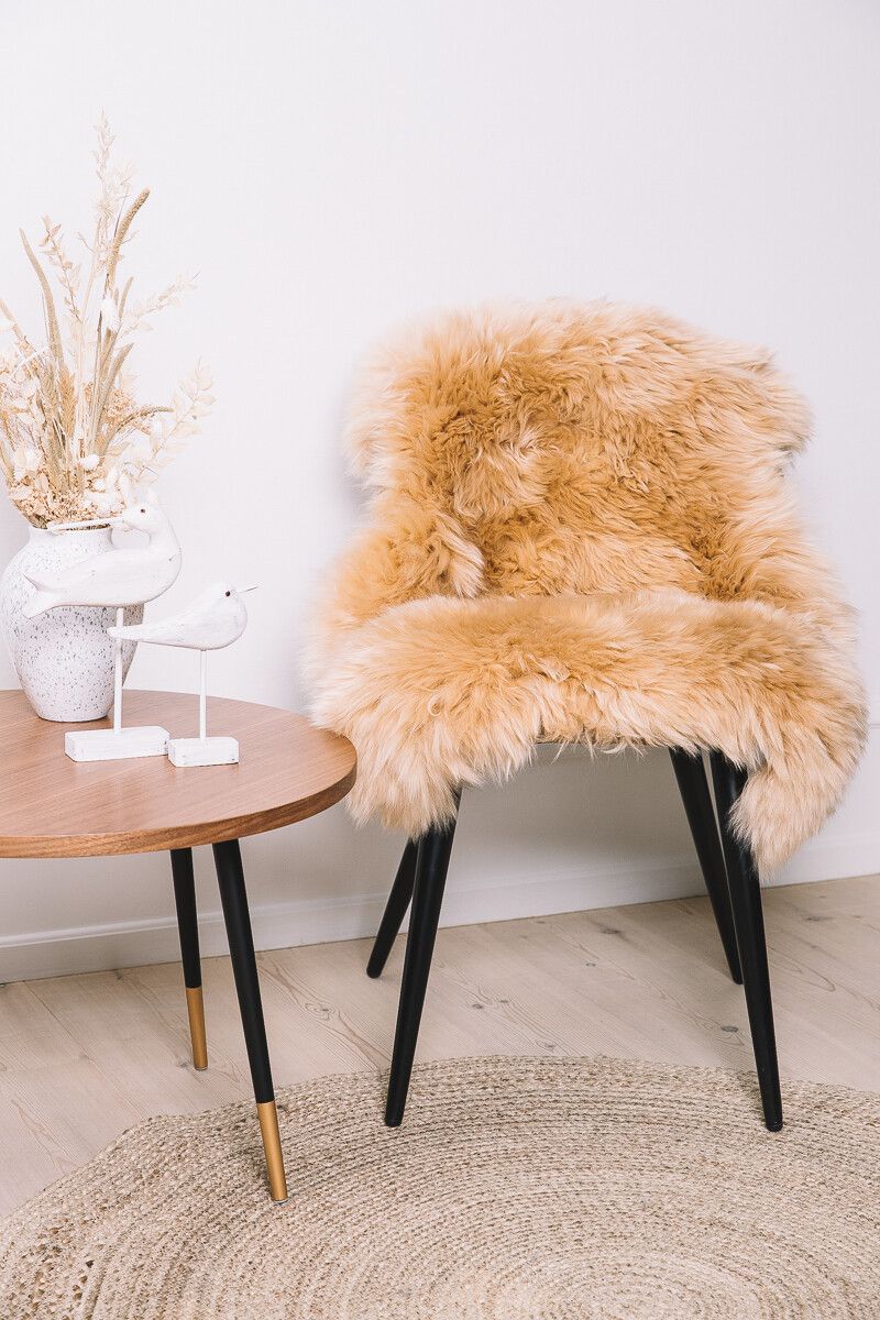 Merino Sheepskin Dyed | New Zealand | Long Wool | approx. 90x60 cm Fuchsia
