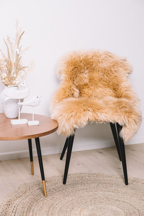 Merino Sheepskin Dyed | New Zealand | Long Wool | approx. 90x60 cm Fuchsia