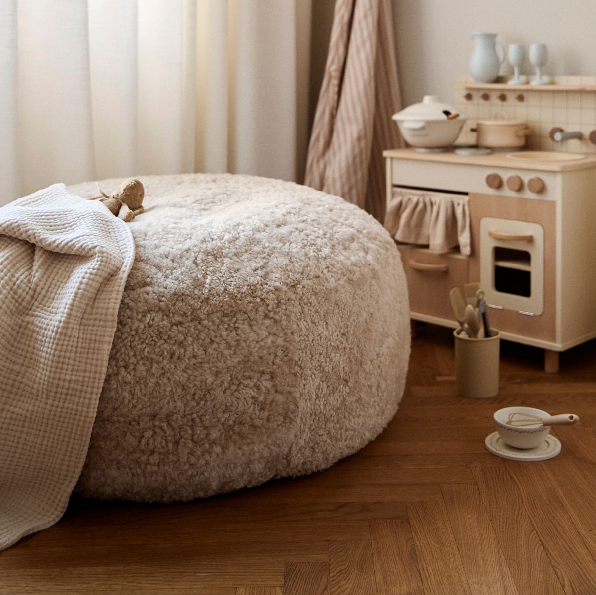Round Sheepskin Bean Bag | Short Wool | Ø75 cm Anthracite