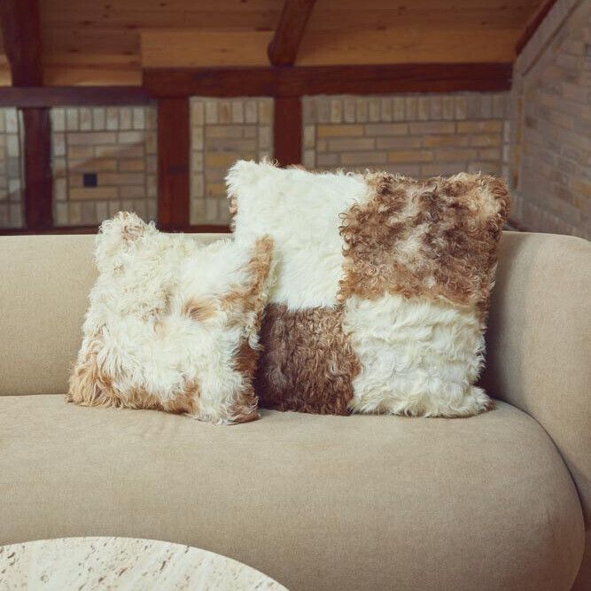 Tigrado Lamb Cushion | Doublesided Black/White Mix