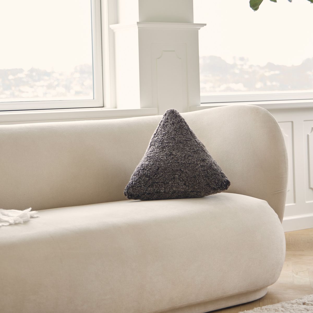 Hematite Cushion | Short Wool | 35x35x35 cm Anthracite