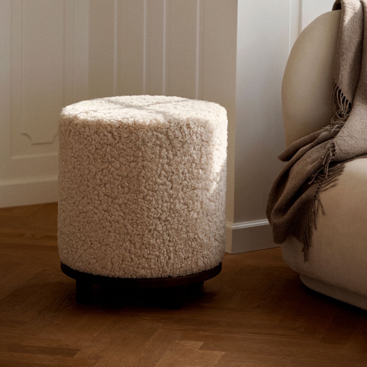 Simon Stool | Short Wool | D46xH52 cm Anthracite