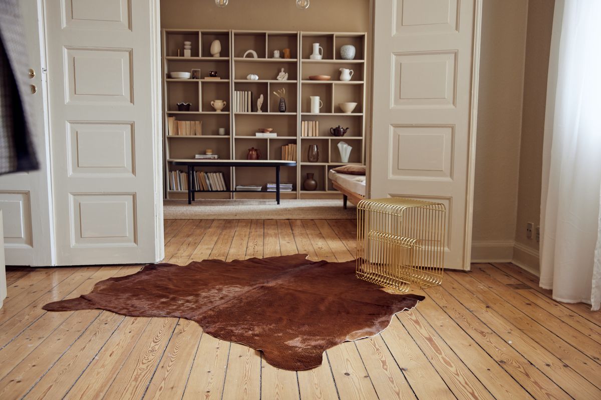 Cowhide | Argentina | 1.8-2 sqm Brown