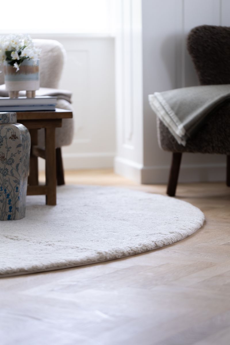 Short Wool Curly Sheepskin Design Rug | D140 cm Pearl