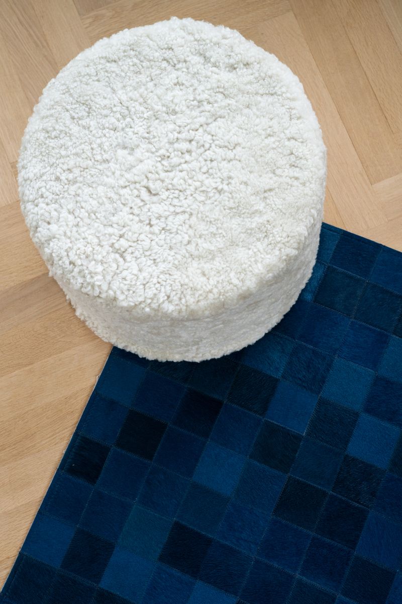 Short Wool Curly Sheepskin Pouf