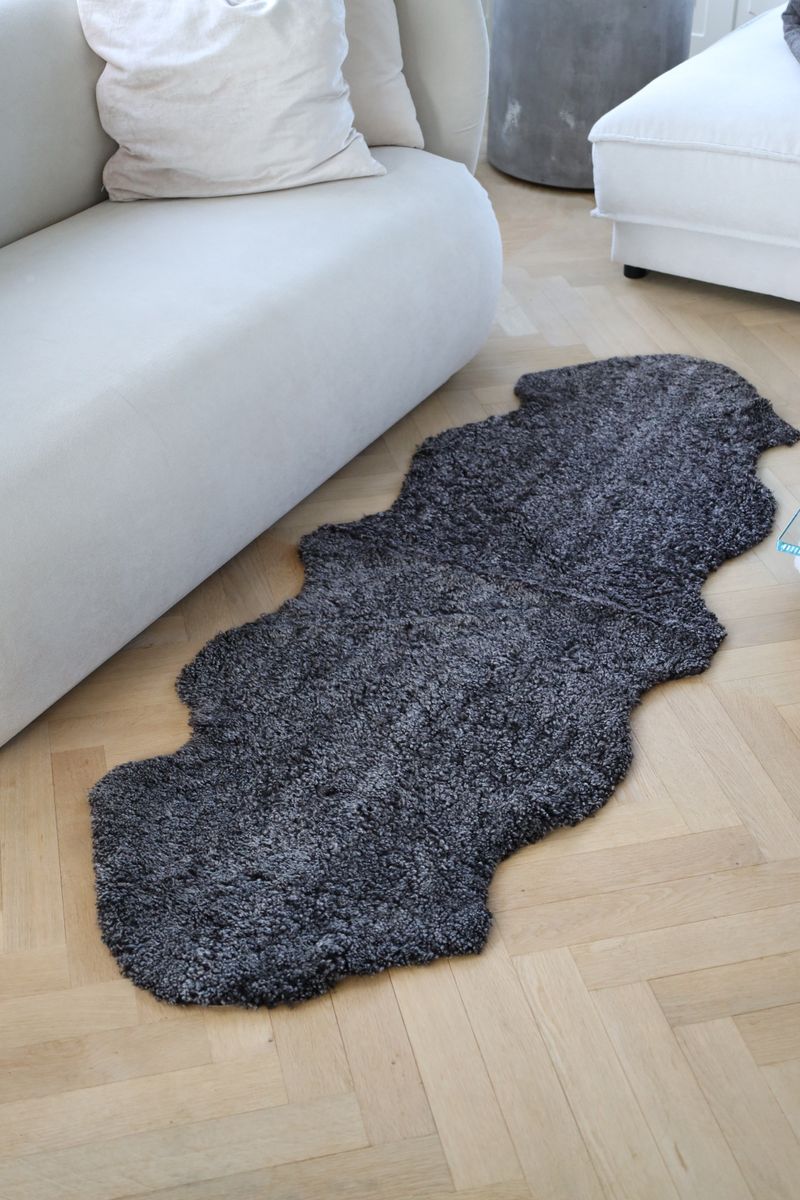 New Zealand Sheepskin | Short Curly Wool | Rug 180 cm