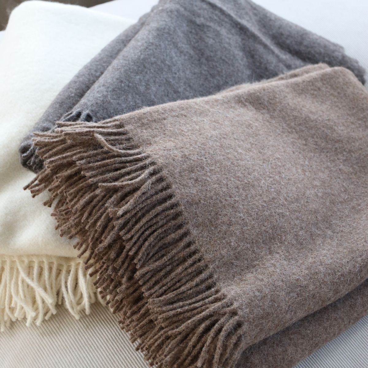 Julia Throw | 140x240 cm Dark Brown