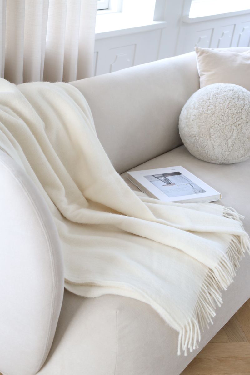 Julia Throw | 140x240 cm Dark Brown