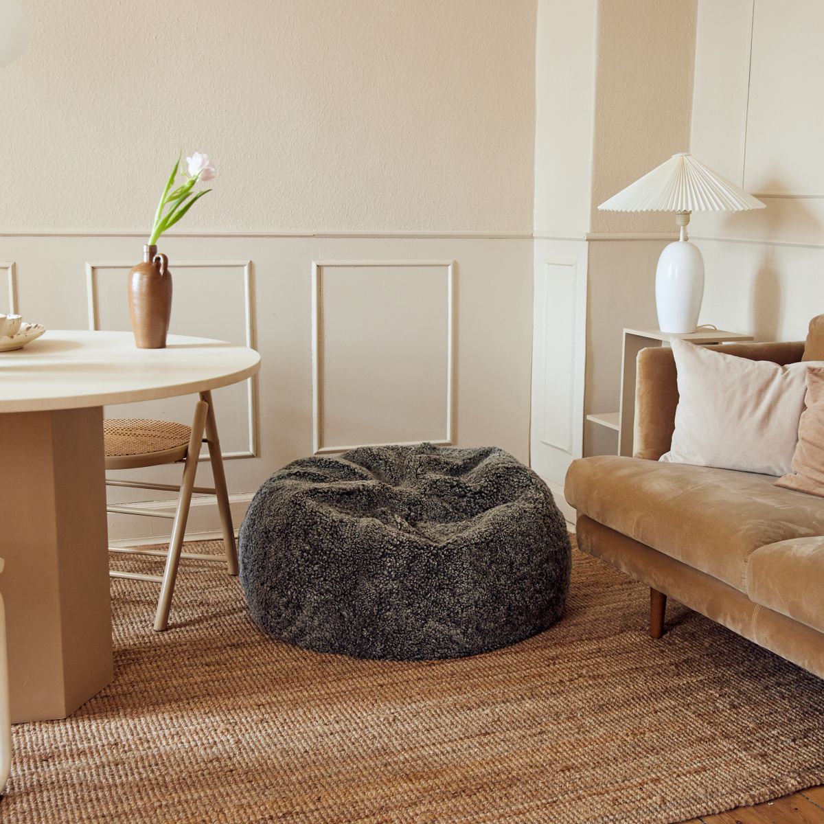 Round Sheepskin Bean Bag | Short Wool | Medium | Large Anthracite