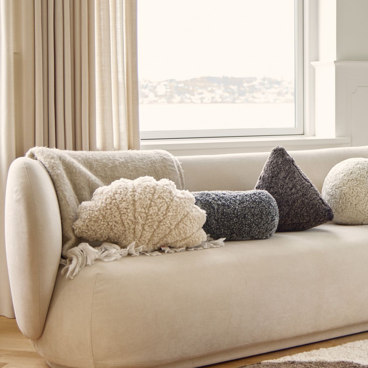 Short Wool Shell Cushion | Small | Medium | Large Anthracite