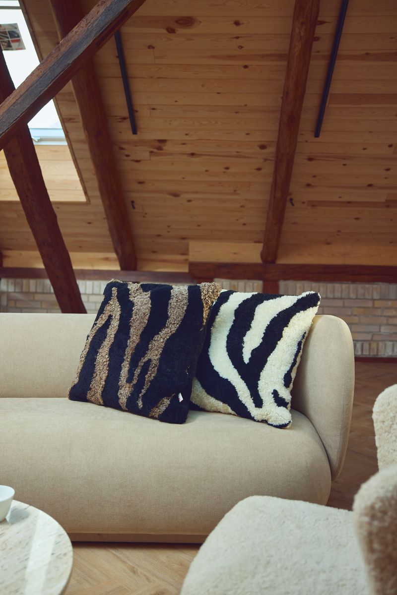 Zebra Cushion | Doublesided | 60x60 cm