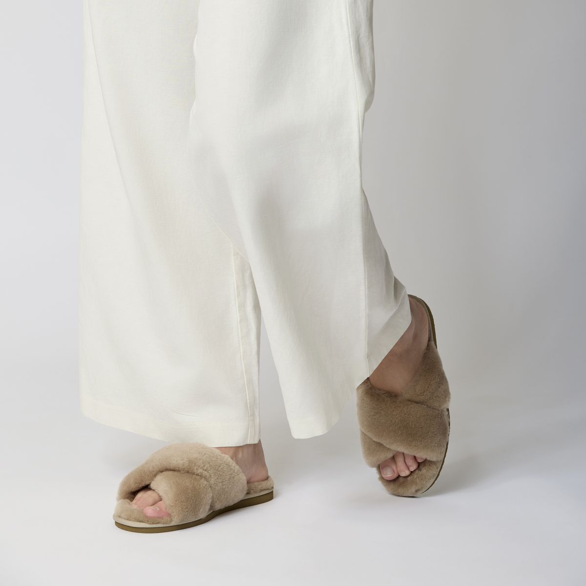Slipper Cross Dark Grey