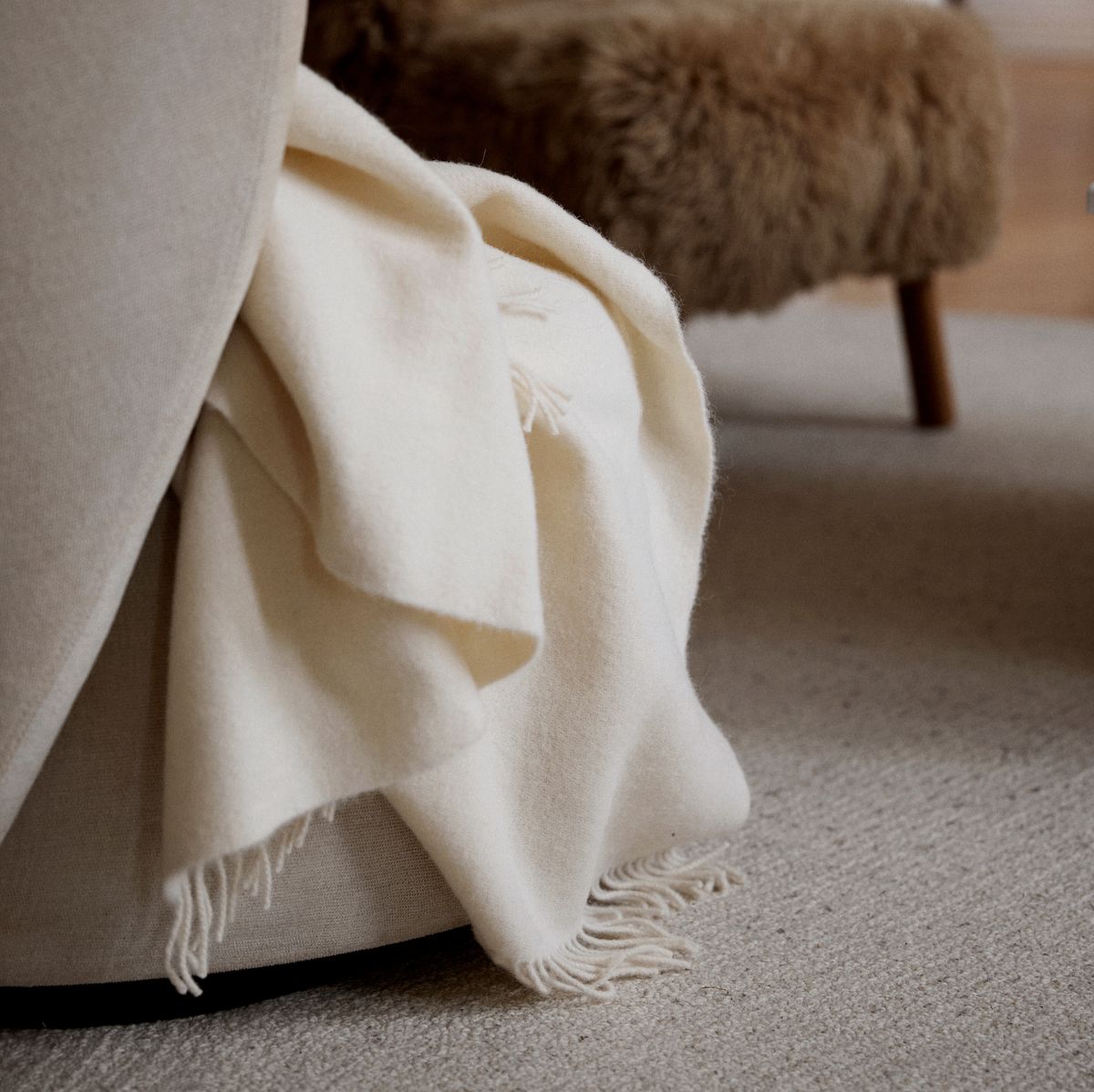 Julia Throw | 140x240 cm Dark Brown