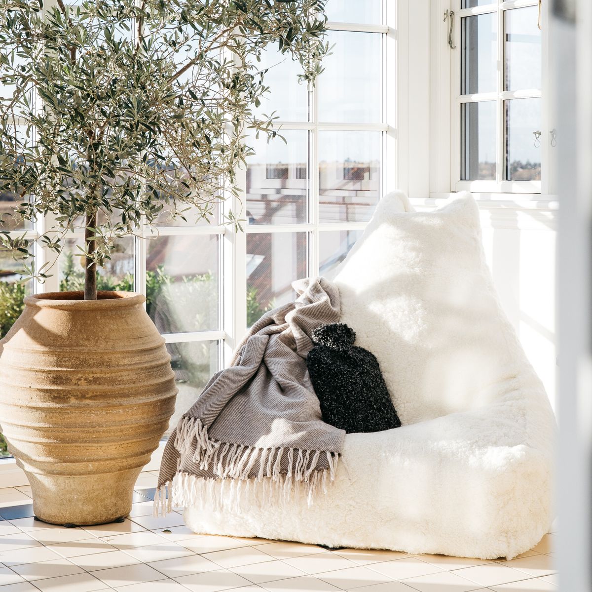 Sheepskin Bean Bag Chair | Short Wool | 100x100x80 cm Anthracite