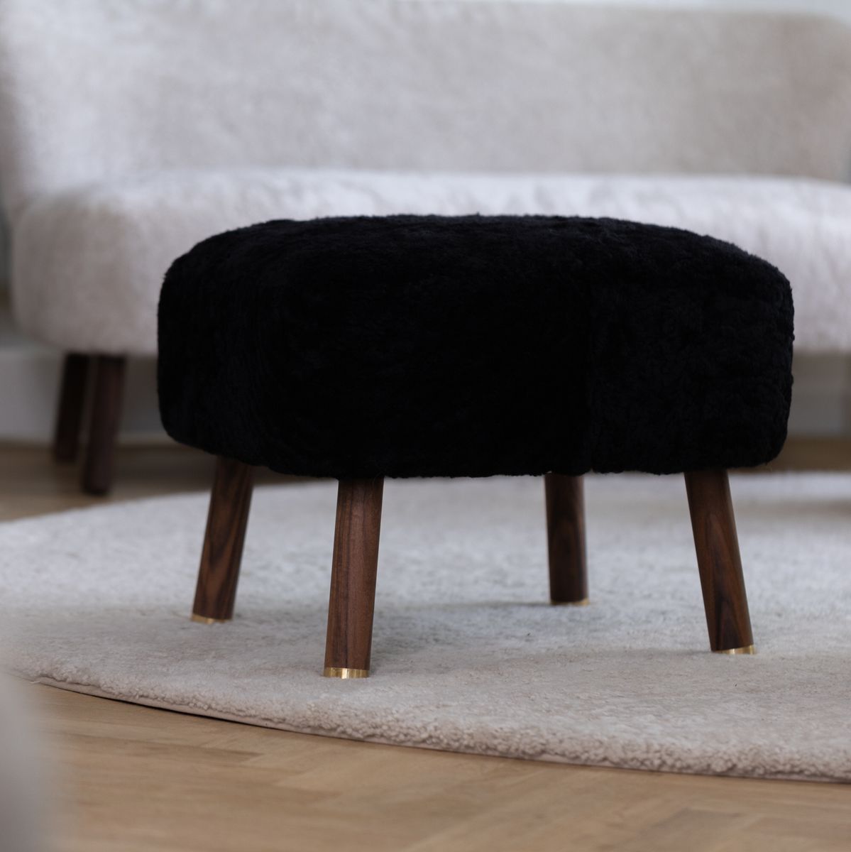 Emil Foot Rest | Short Wool Anthracite