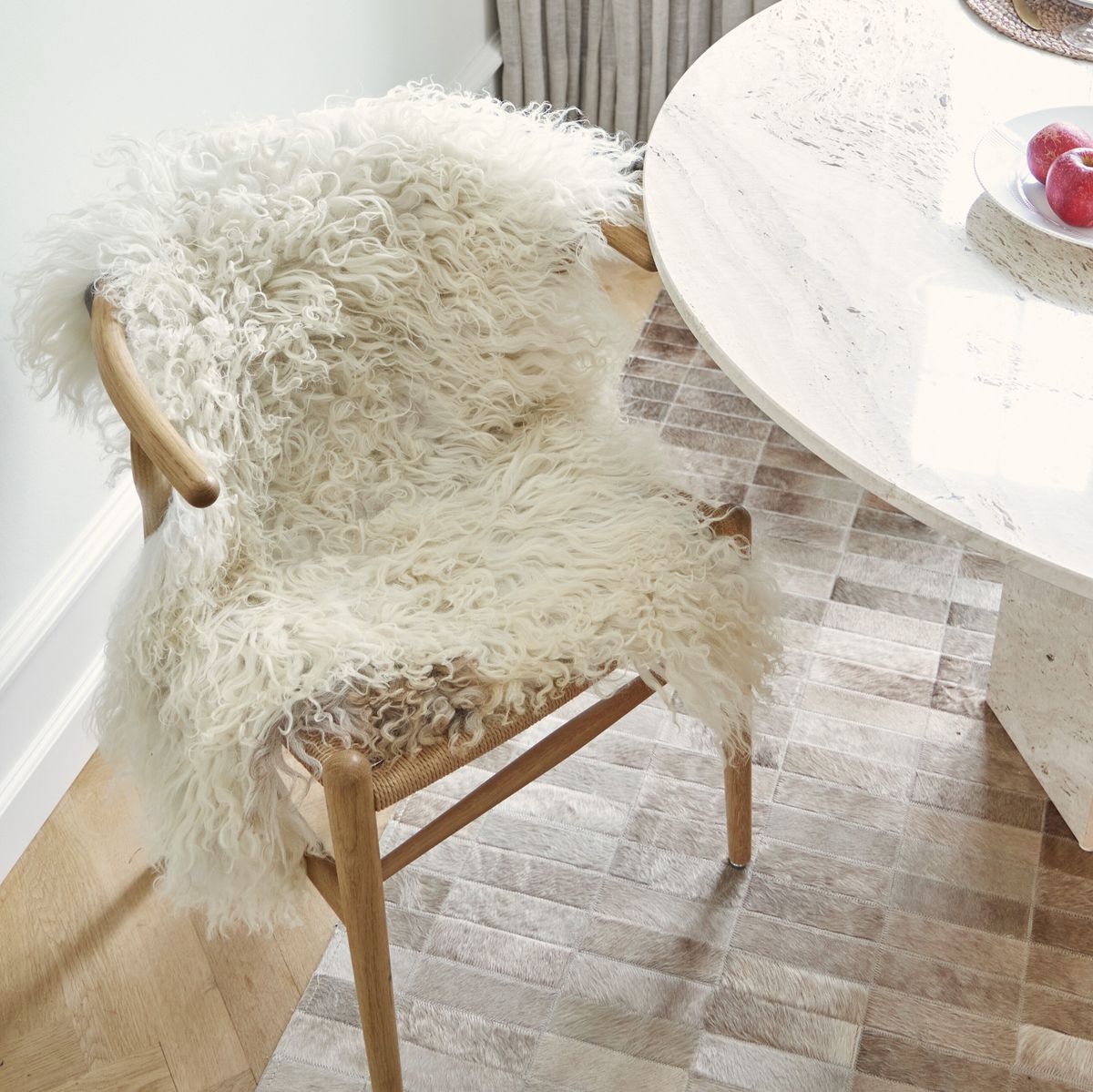 Curly Sheepskin | Austria | Natural Colors | 90 cm Blacky