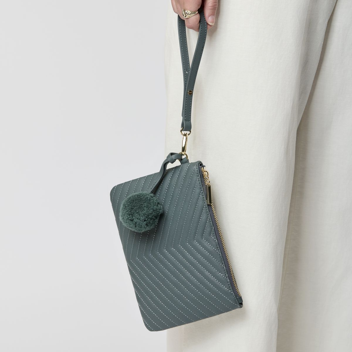 Helene Clutch Antique Green