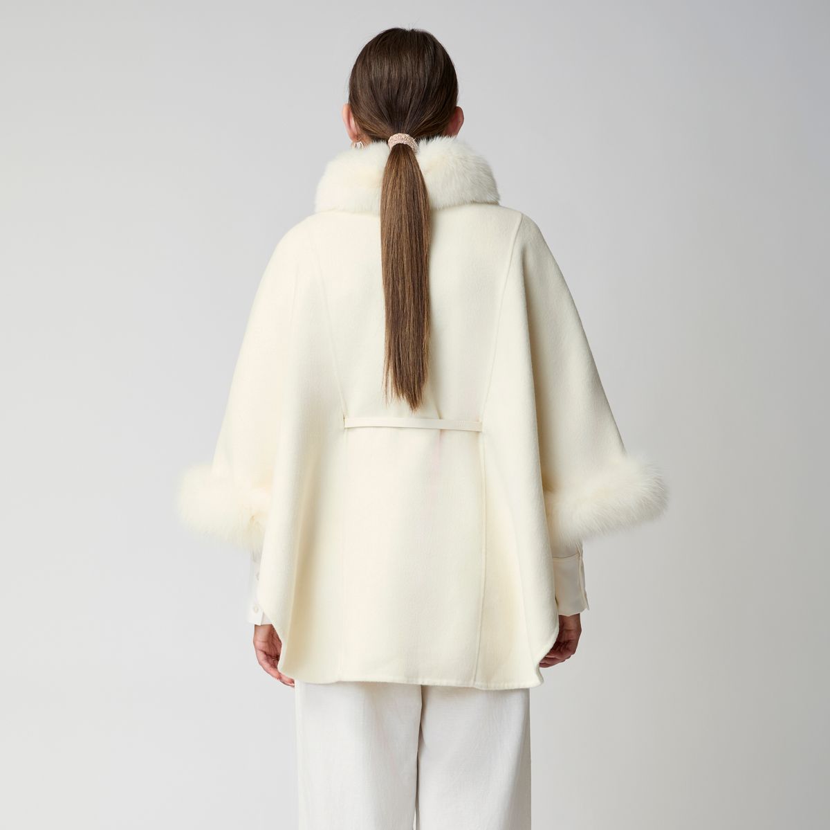 Lorraine Poncho Beige