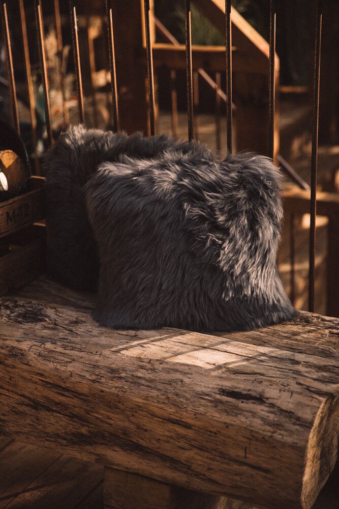 Long-Wool Sheepskin Cushion | 35x35 cm Chocolate