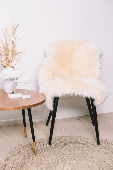 Merino Sheepskin Dyed | New Zealand | Long Wool | approx. 90x60 cm Vanilla